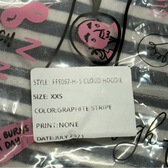 Latched Mama Cloud Hoodie Breastfeeding front access long sleeve front pocket - Picture 6 of 6